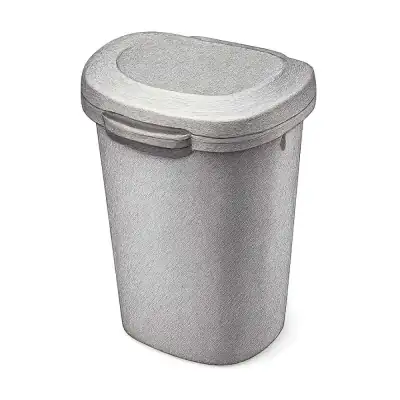 Rubbermaid Black Step-On Trash Can (49 liters)